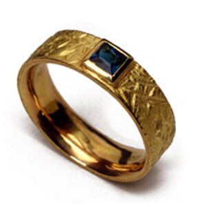 liaung-chung-yen_LYR015_18k-gold-6mm-band-with-square-tourmaline