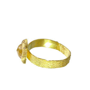 amyn-rahimtoola_RGCUSHTEX_rustic-diamond-textured-gold-band-ring-side