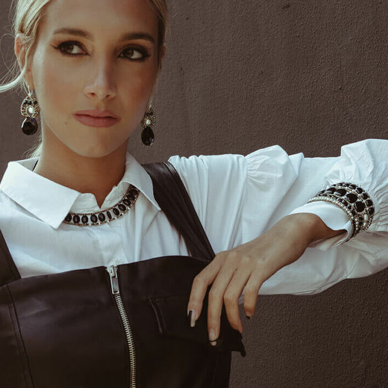 ziio_ZN003_black-onyx-necklace_model