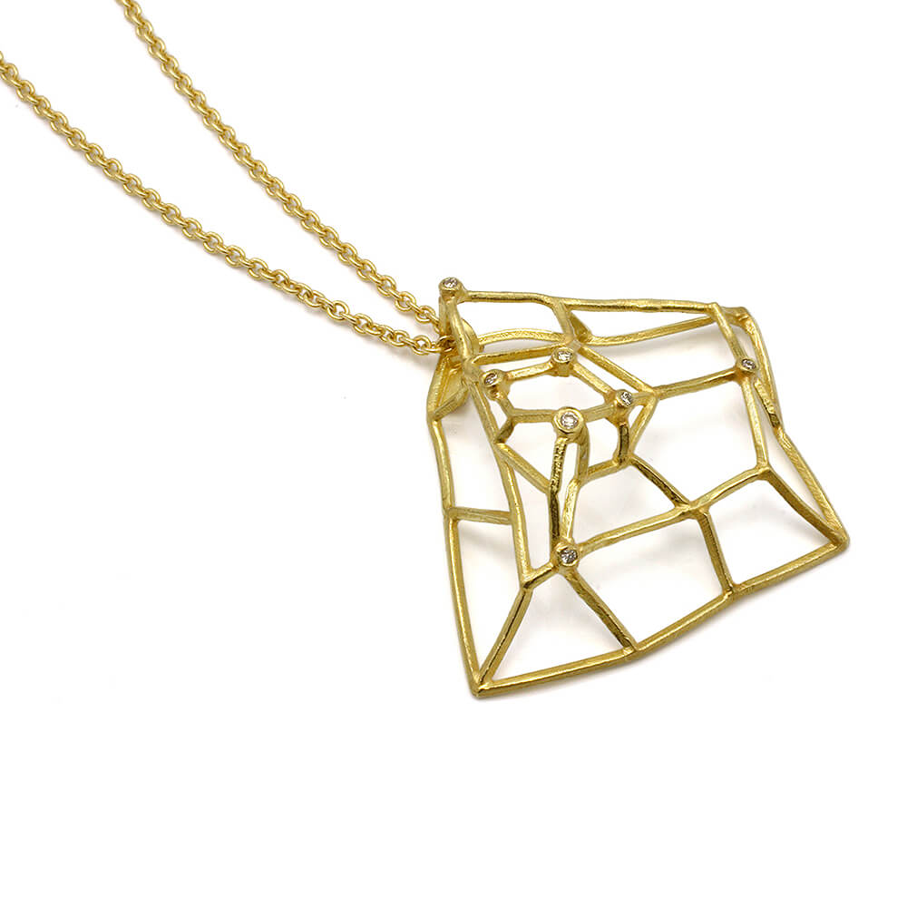 liaung-chung-yen_LYN26_handmade-18k-yellow-gold-wire-structure-rock-pendant_v2