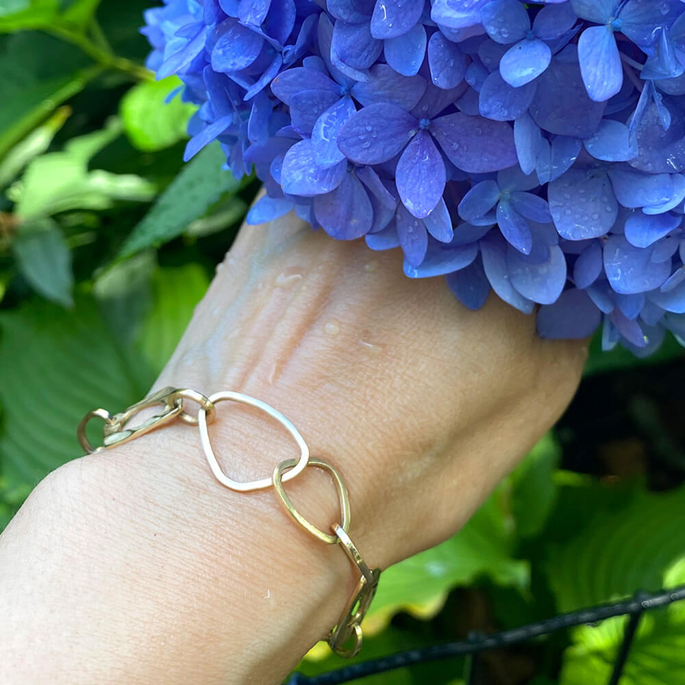 k-mita-design_SD-181BC_open-pebble-link-bracelet_model