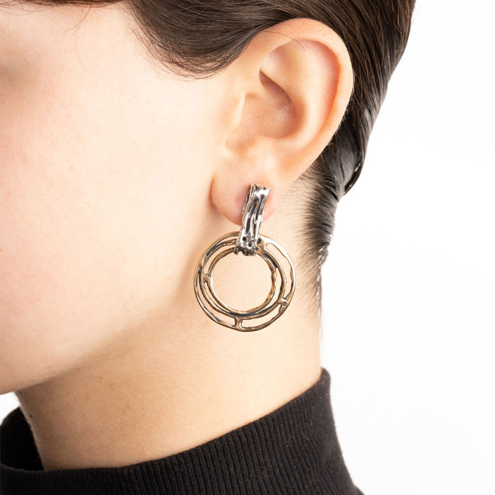 mandile-gioielleria_ORA029_925-sterling-silver-and-bronze-drop-hoop-earrings_model