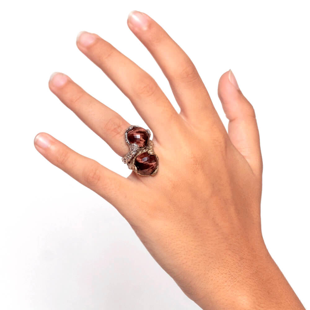 mandile-gioielli_AR086_crater-contrmandile-gioielli_ARie-ring-in-sterling-silver-925-and-bronze-with-semi-precious-stones_model