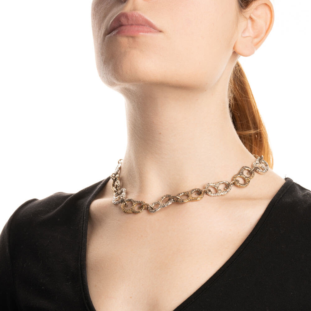 mandile-gioielli_CA073B_crater-silver-925-and-bronze-necklace-with-infinity-link_model