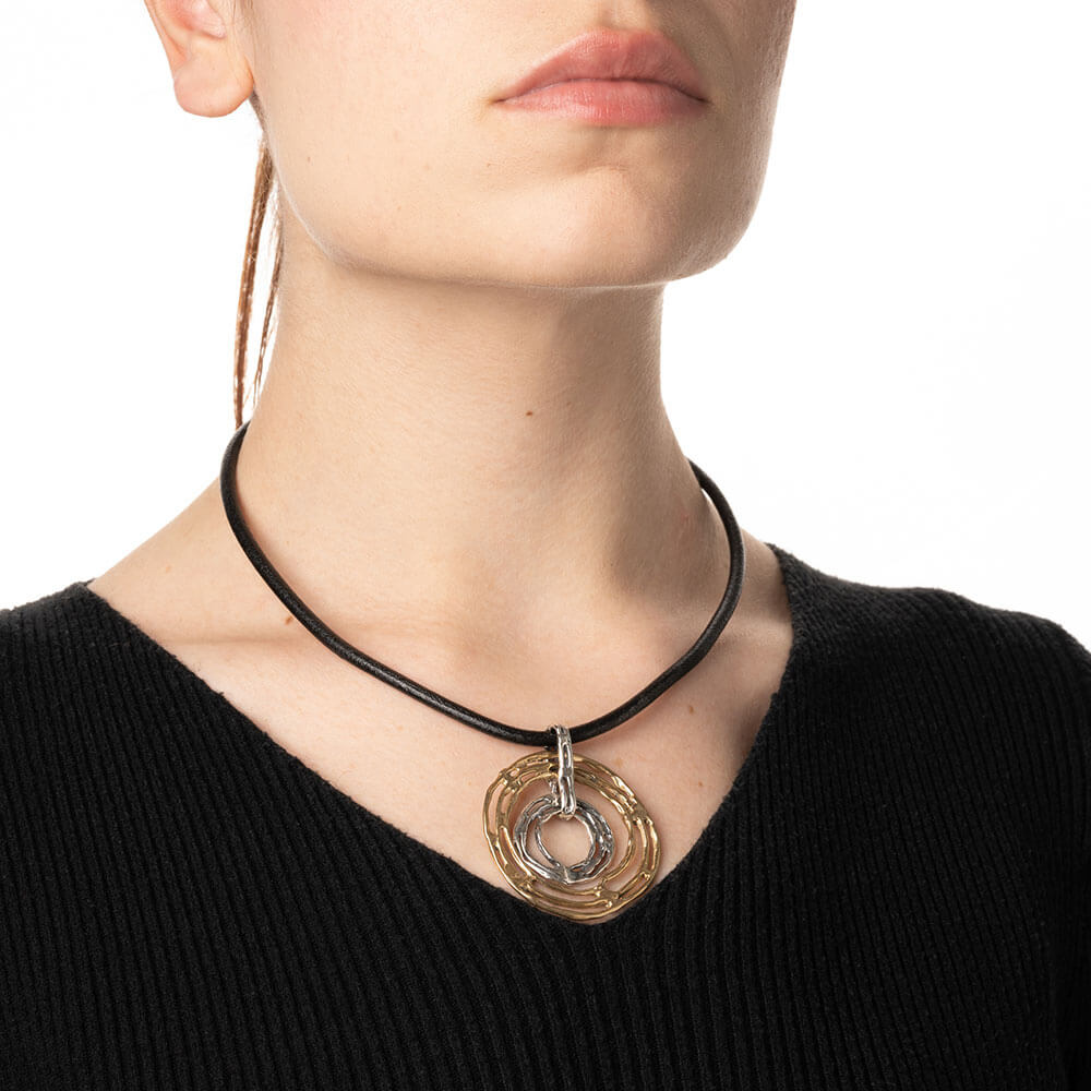 mandile-gioielli_CR053B_circles-and-wires-pendant-sterling-silver-925-and-bronze_model