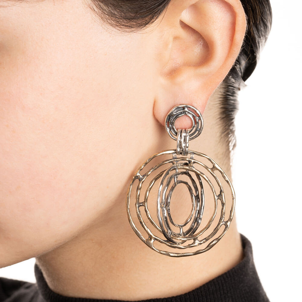 mandile-gioielli_ORA065_925-sterling-silver-and-bronze-hoop-dangle-earrings_model