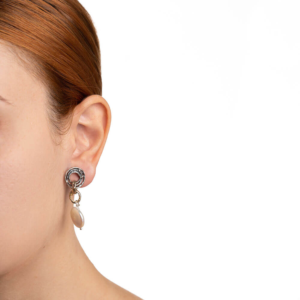 mandile-gioielli_ORA121_925-sterling-silver-and-bronze-drop-earrings-with-semi-precious-stone_indossati_model