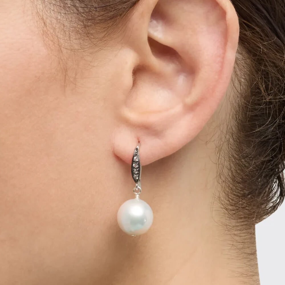margo-morrison_MMNYER007_white-edison-freshwater-pearl-earrings-with-white-sapphires_model